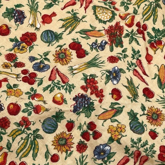 Vegetable Pattern Fabric Liner and Wrap for Peterboro Basket Square Serving Tray - Picture 4 of 7